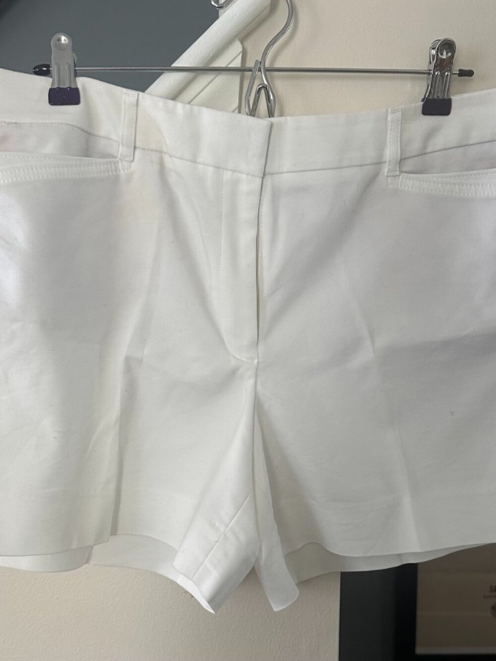 White House Black Market White Tailored Shorts – Size 14